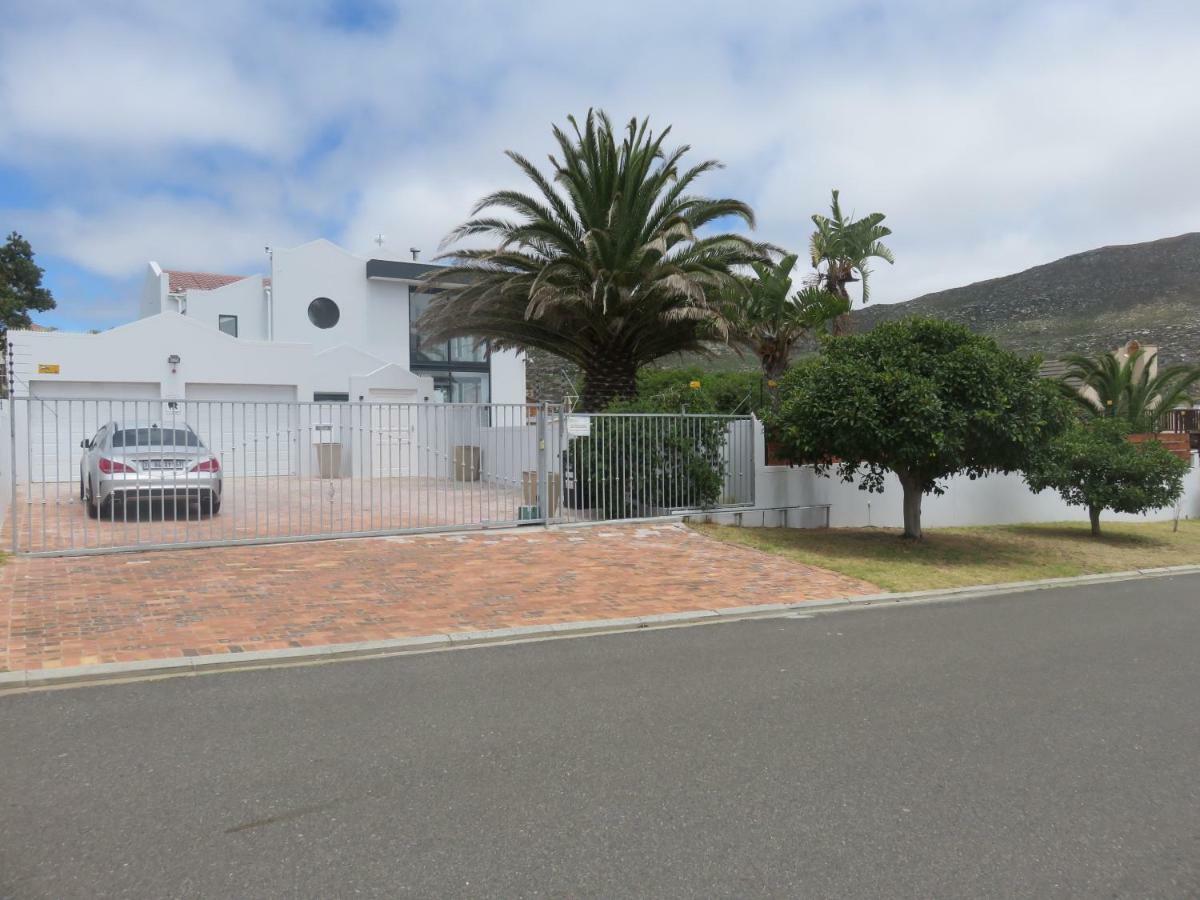 Cape White Villa Crawley Exterior photo